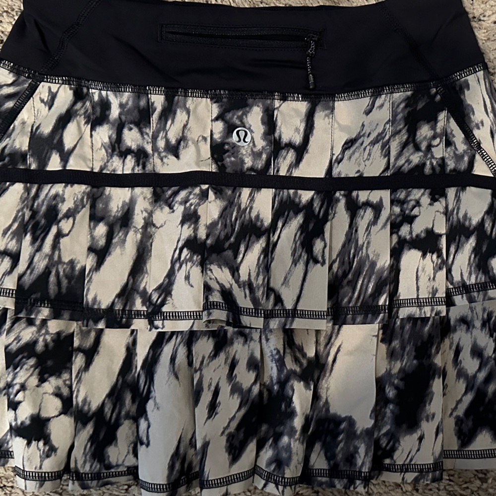 Lululemon Run:Pace Setter Skirt size 2